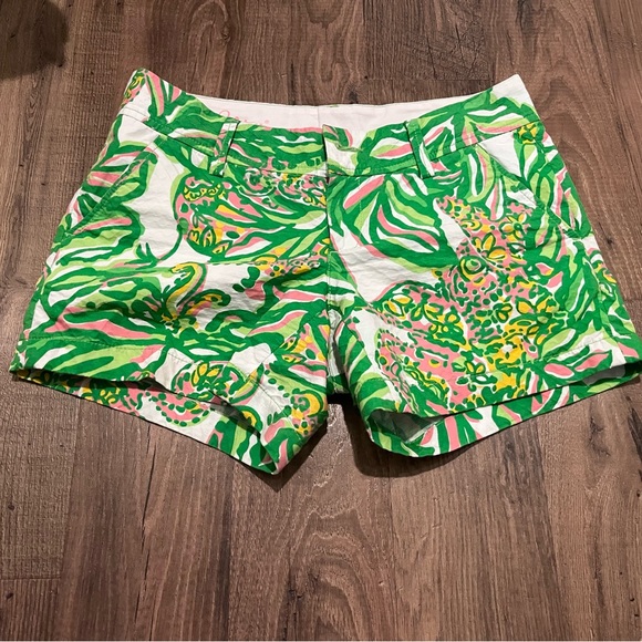 Lilly Pulitzer Callahan Shorts in the vibrant “Seeing Pink Elephants” print. - Picture 1 of 9